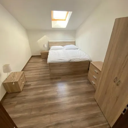 Dom V Strani 别墅 Poniky