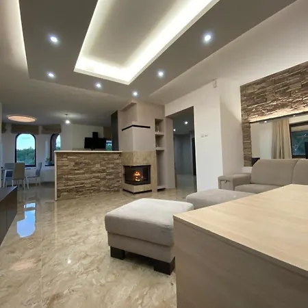 Dom V Strani 别墅 Poniky